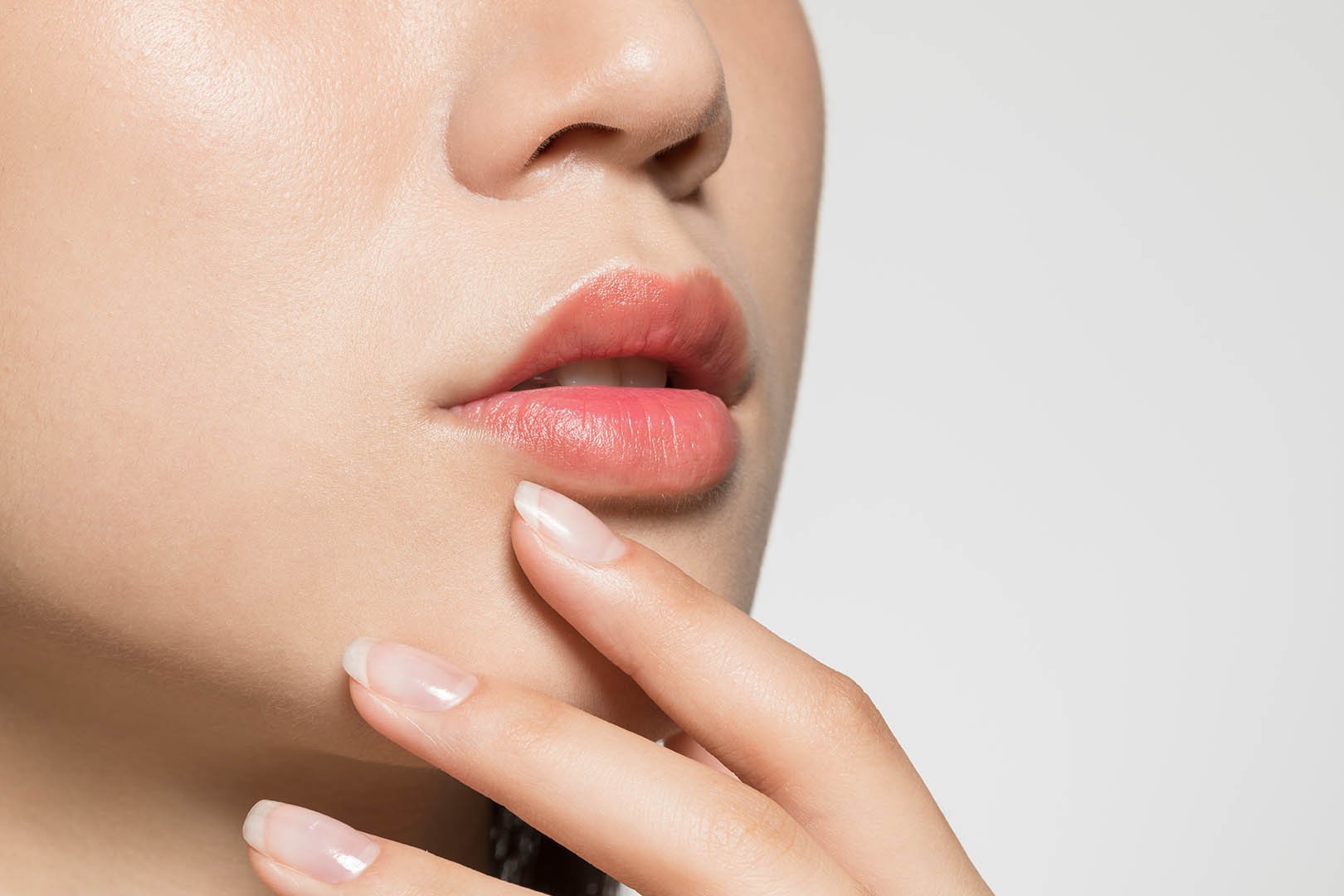 5 Dampak Buruk Pemakaian Lipstik yang Wanita Harus Tahu